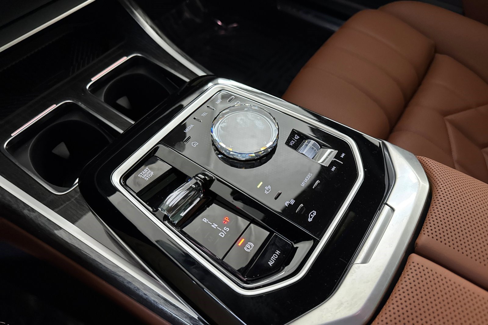 2026 BMW 7 Series 750e - Photo 18