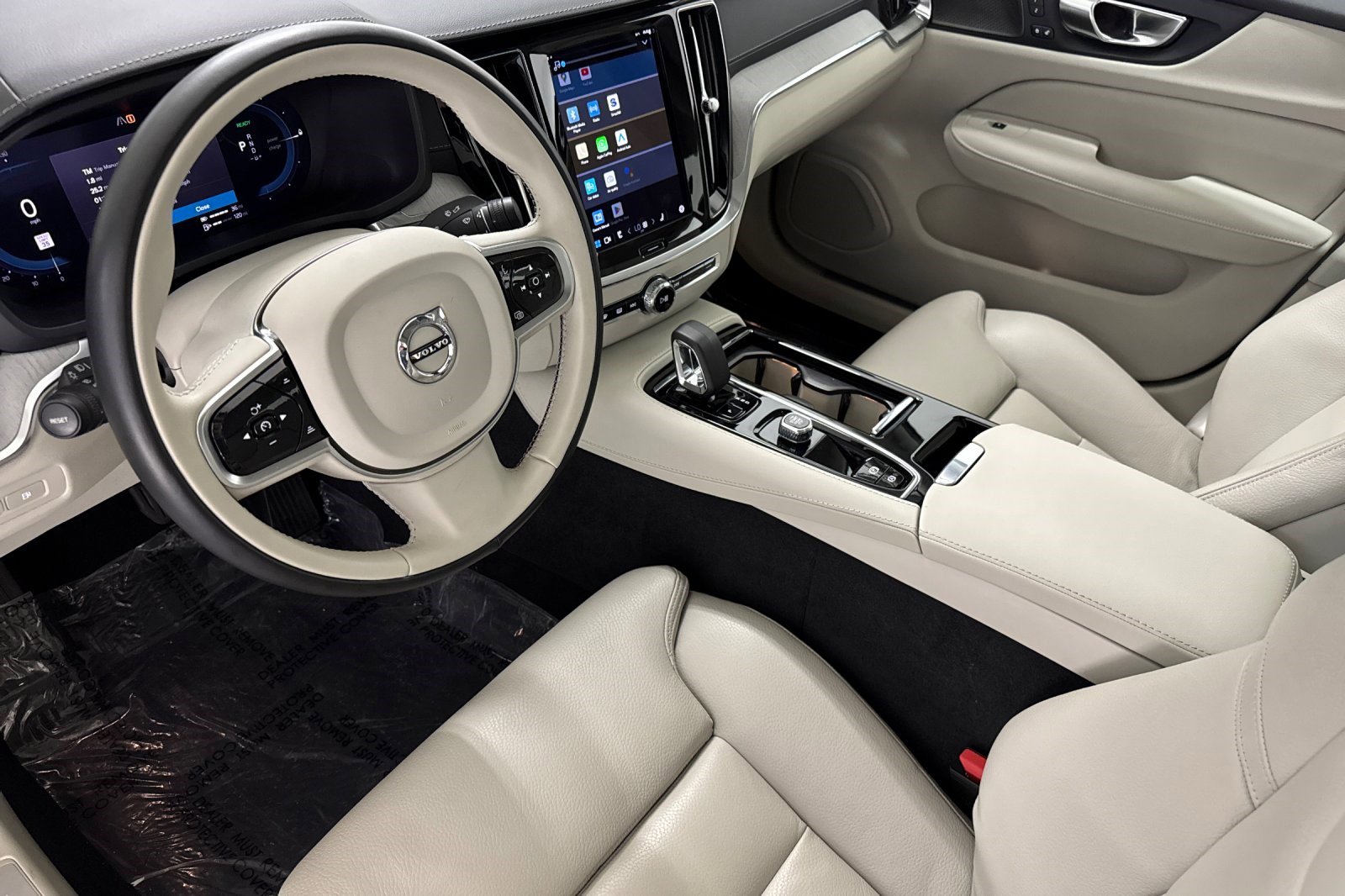 2024 Volvo S60 T8 Ultimate photo 4