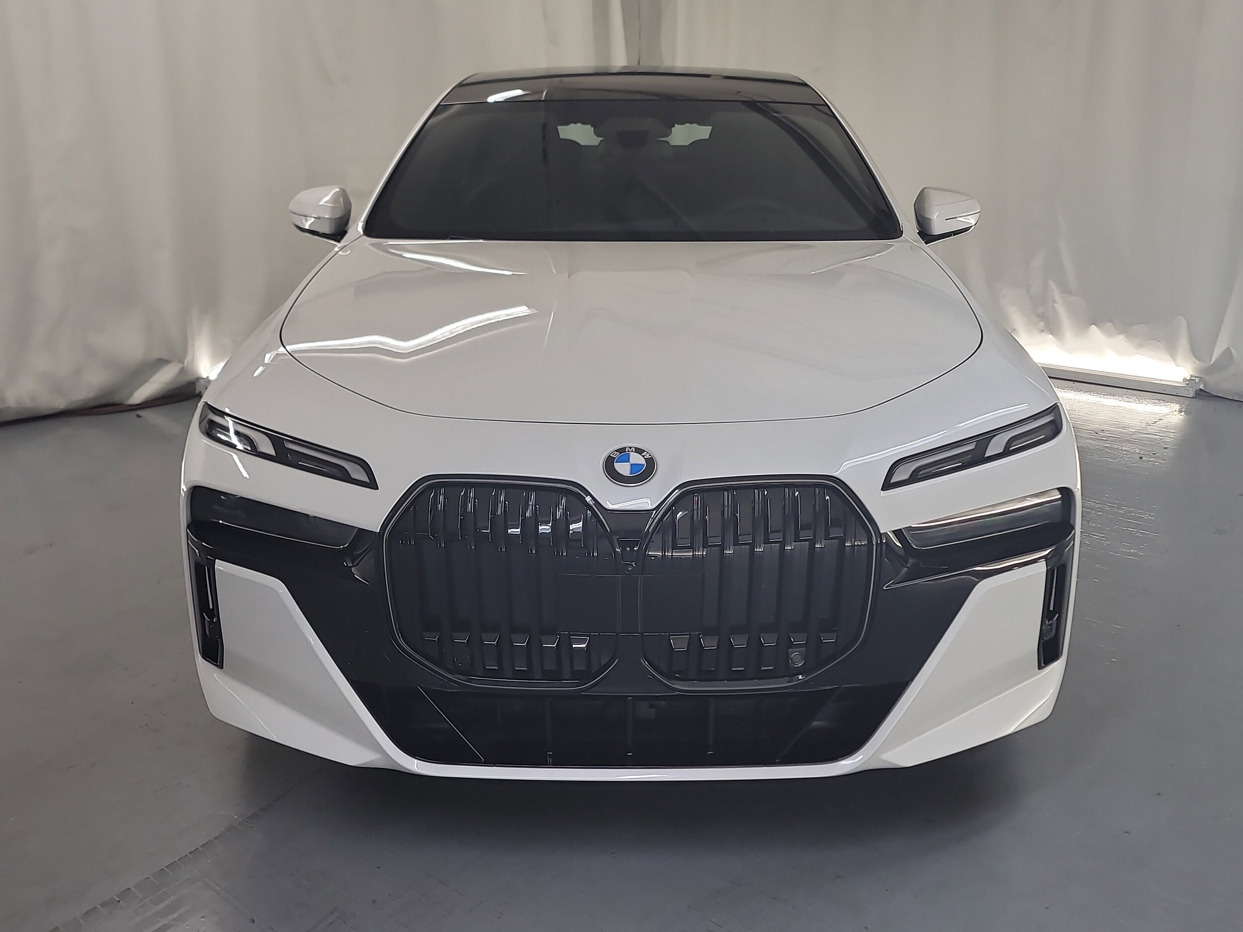 2025 Bmw 760i xDrive photo 2