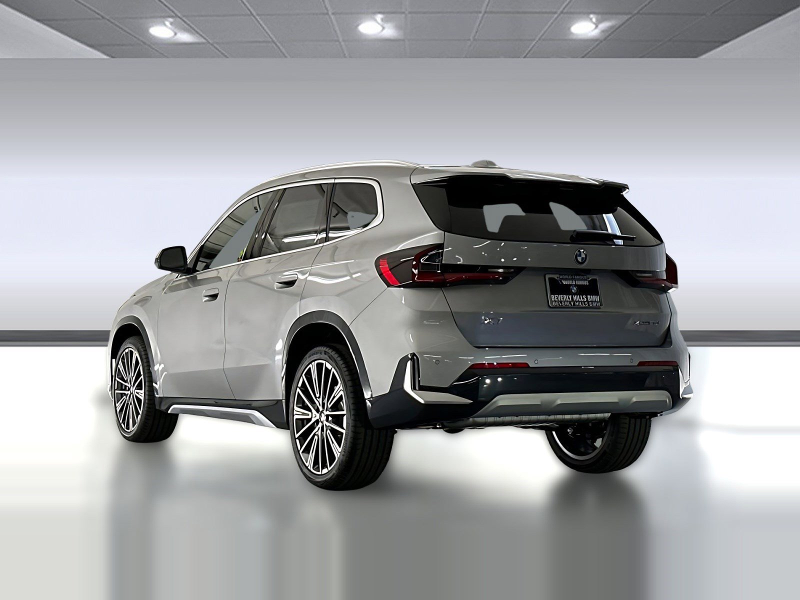 2025 BMW X1 xDrive28i photo 2