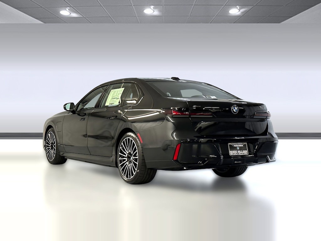 New 2026 BMW 750e xDrive Sedan