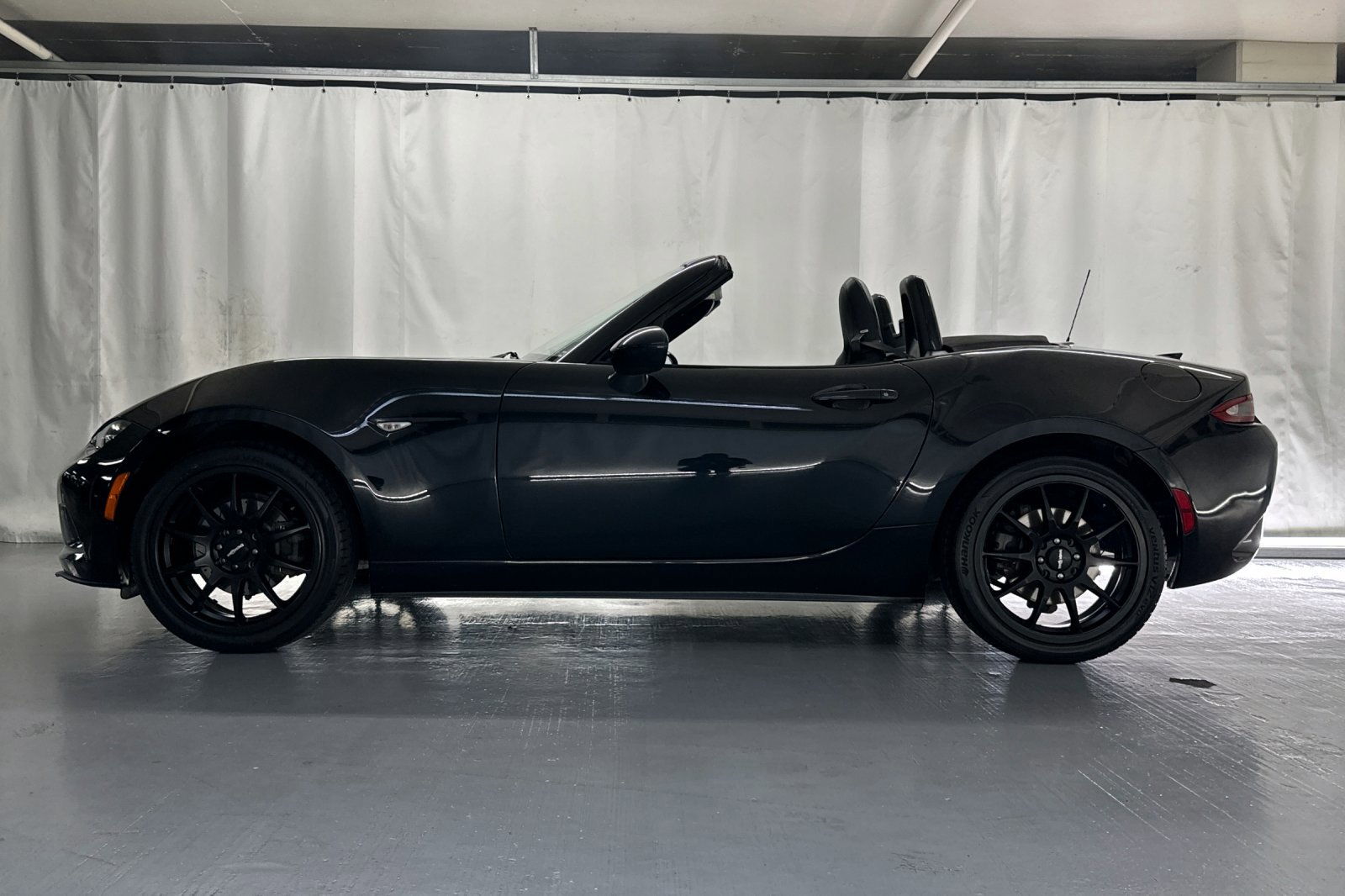 2016 Mazda MX-5 Miata Miata Grand Touring photo 2