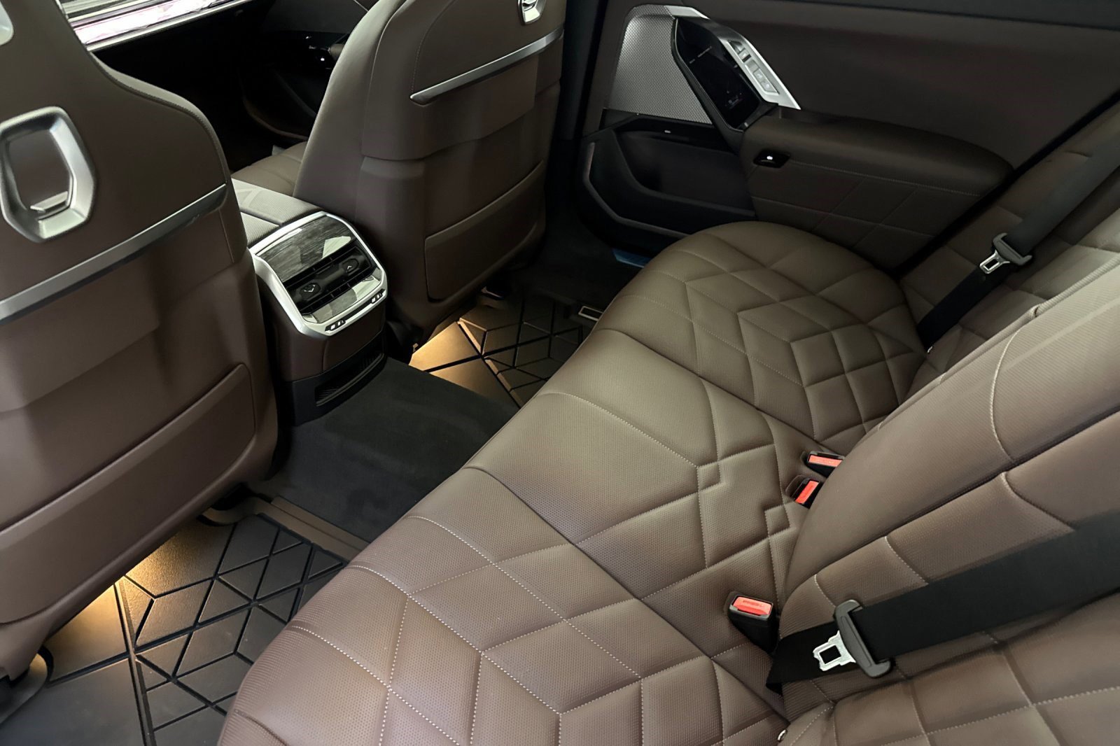 2025 BMW 7 Series 760i - Photo 23
