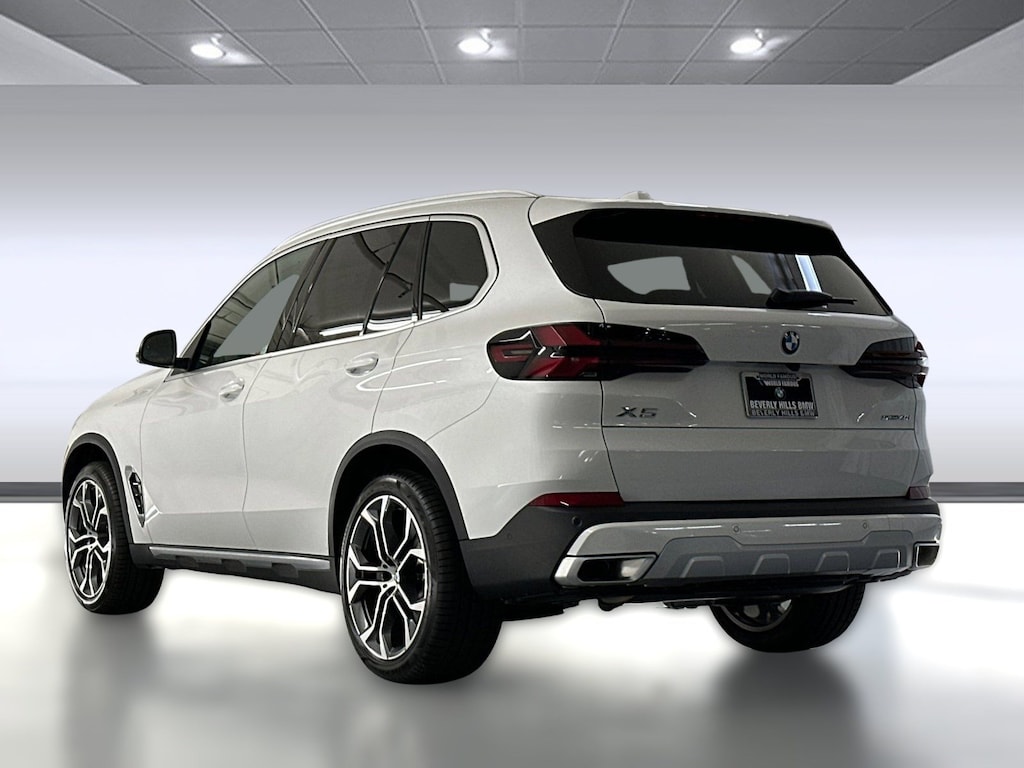 New 2026 BMW X5 sDrive40i SUV