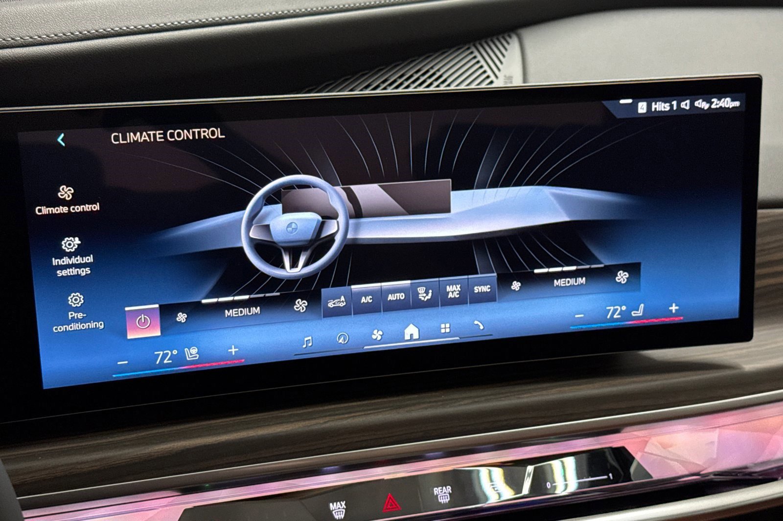 2025 BMW i7 60 - Photo 26