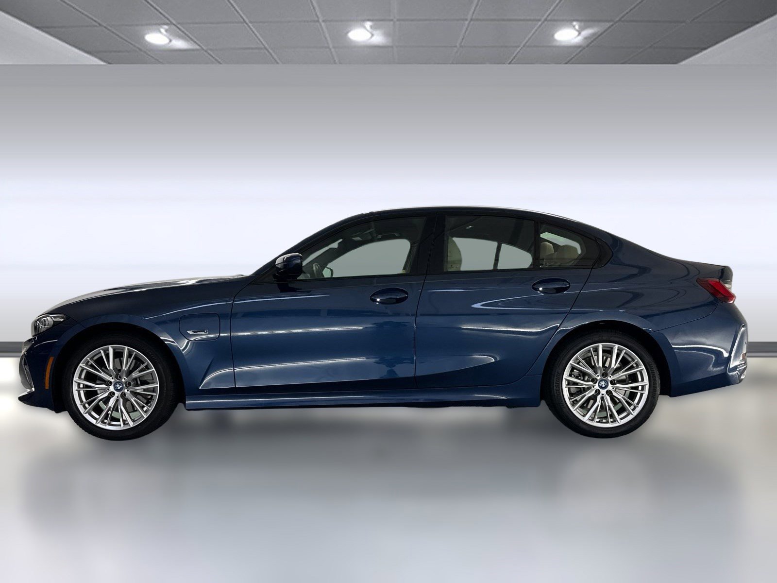 2023 Bmw 330e 3-Series photo 2