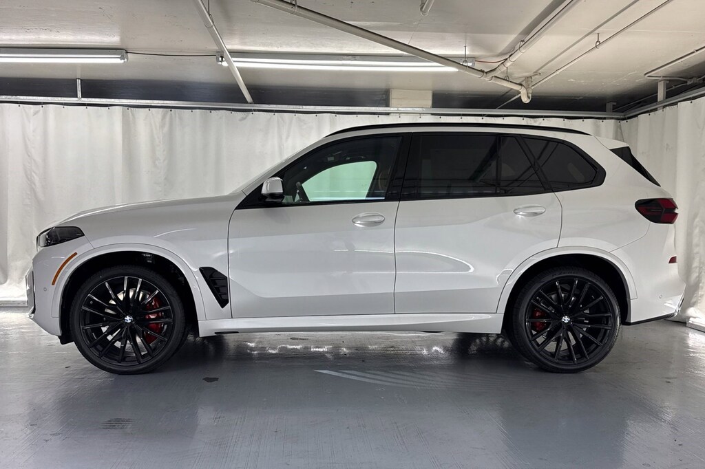 New 2026 BMW X5 sDrive40i SUV