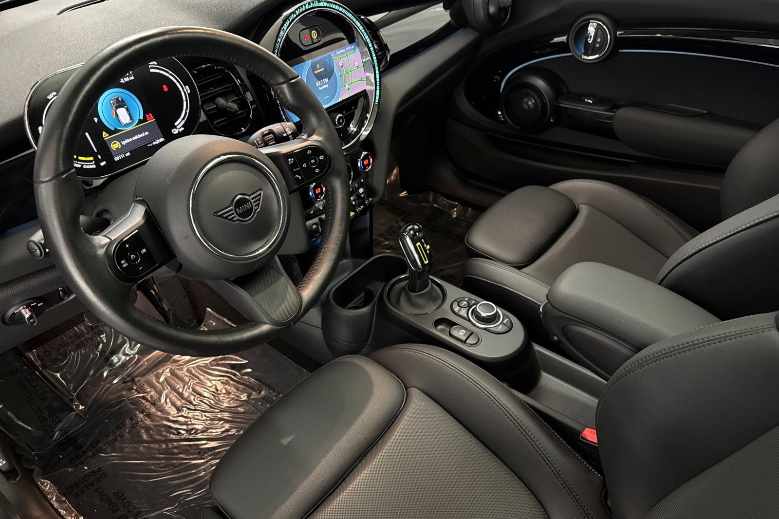 2024 Mini Cooper 2 Door Hardtop SE photo 4