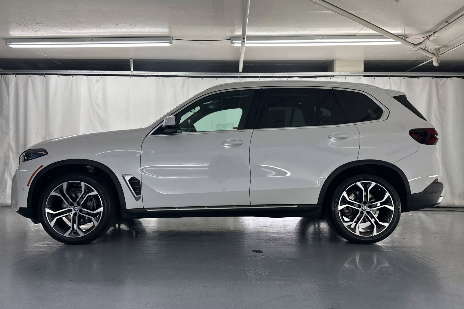 2025 Bmw X5 sDrive40i photo 2
