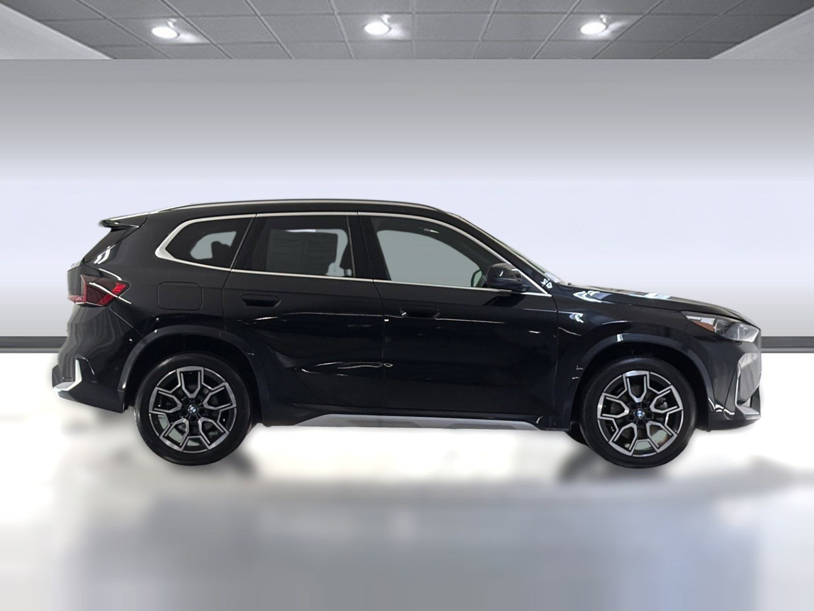 2025 BMW X1 xDrive28i photo 3