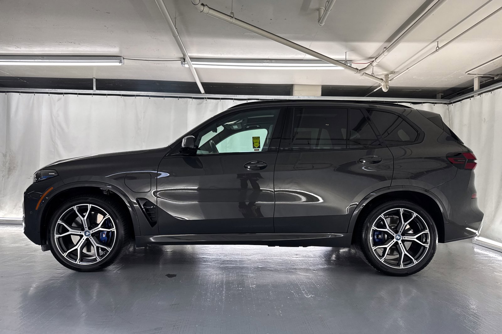 2024 Bmw X5 M photo 2