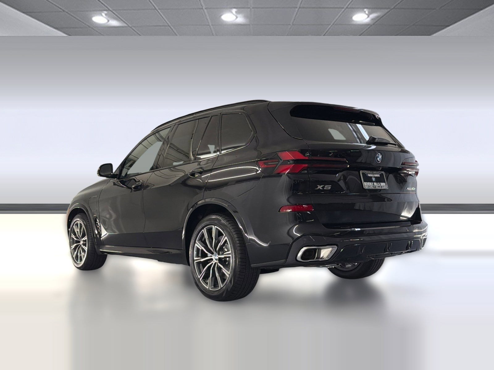 2026 BMW X5 PHEV xDrive50e photo 2