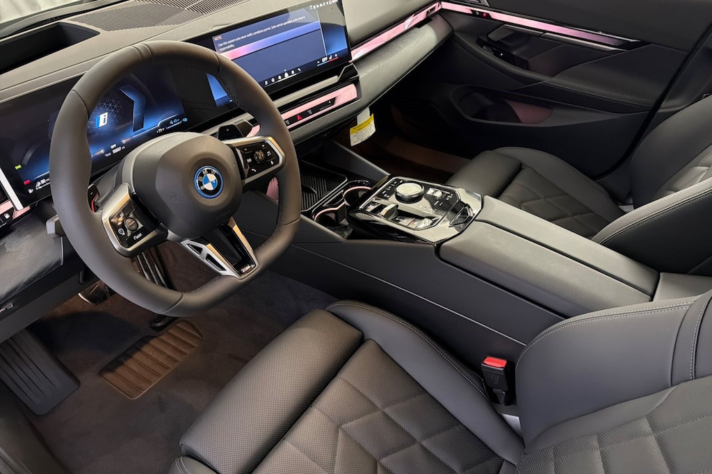 New 2027 BMW 550e xDrive Sedan