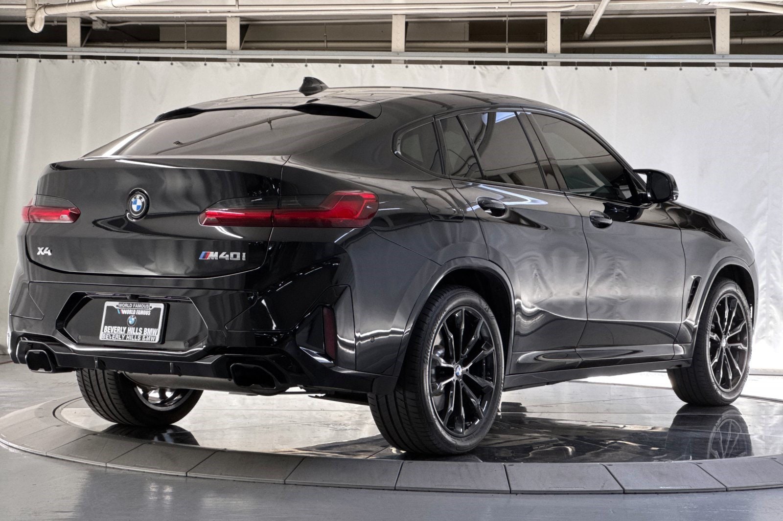 X4 SUV