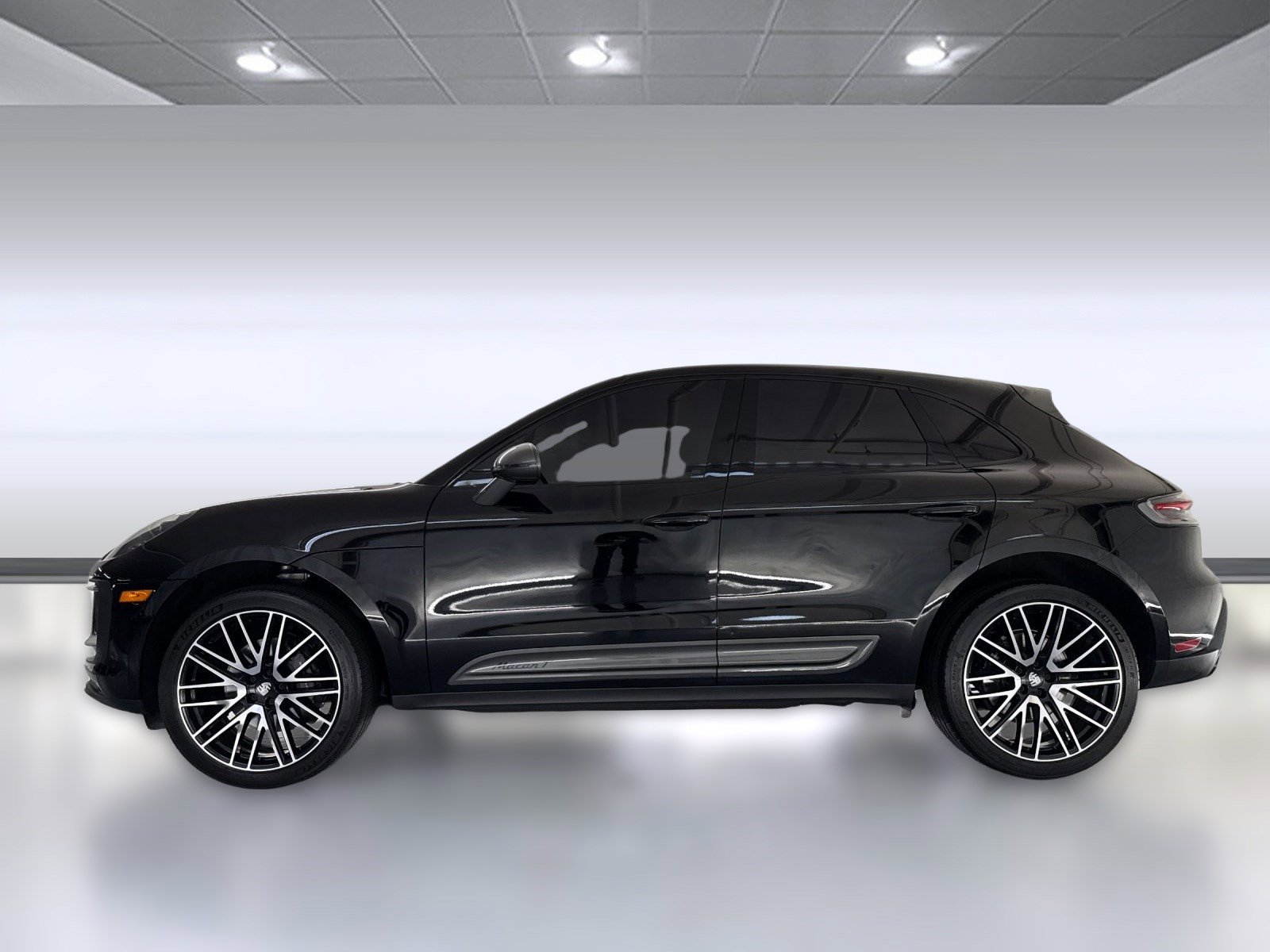 2023 Porsche Macan T photo 2