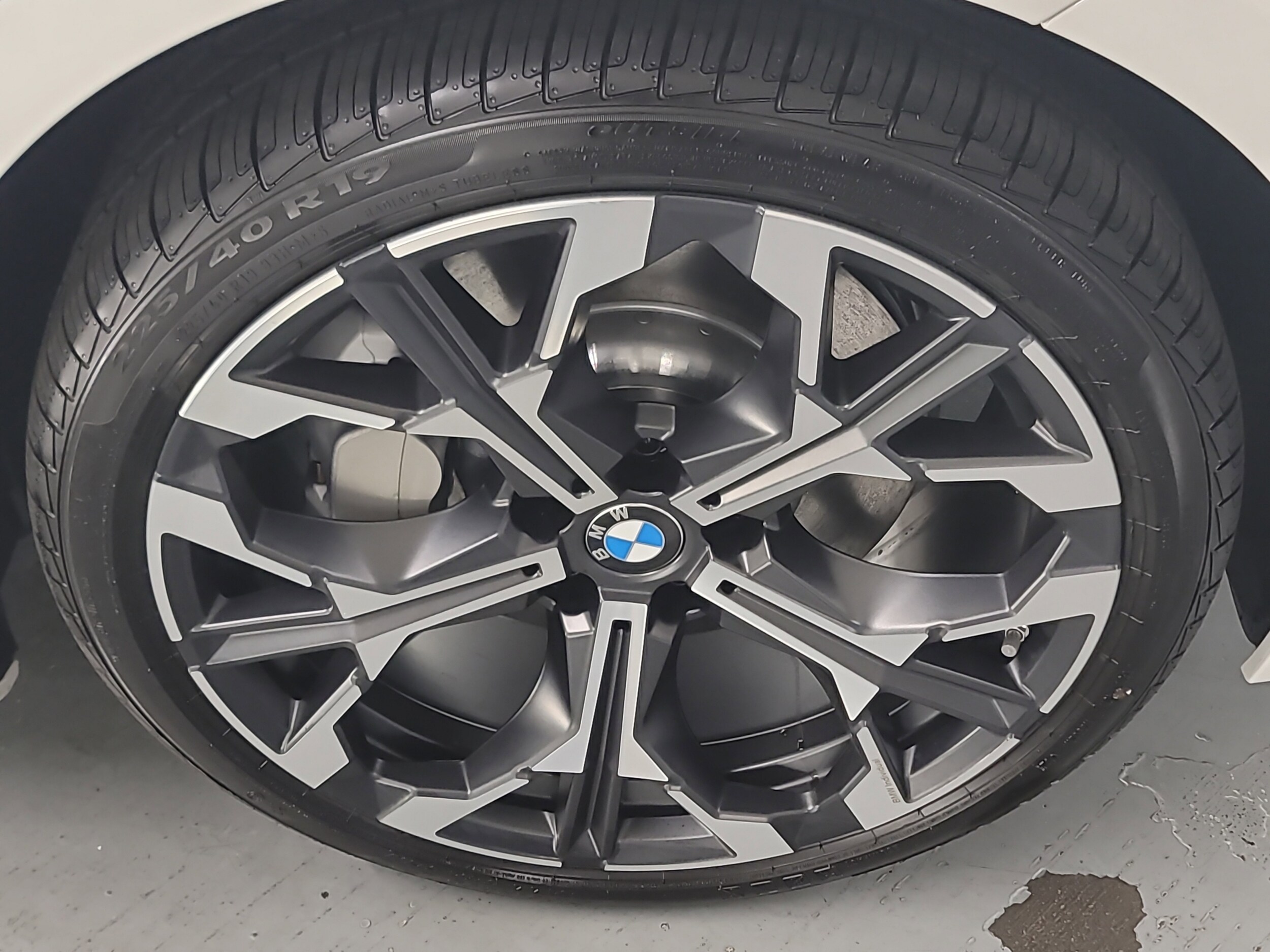 2025 Bmw 330i photo 3