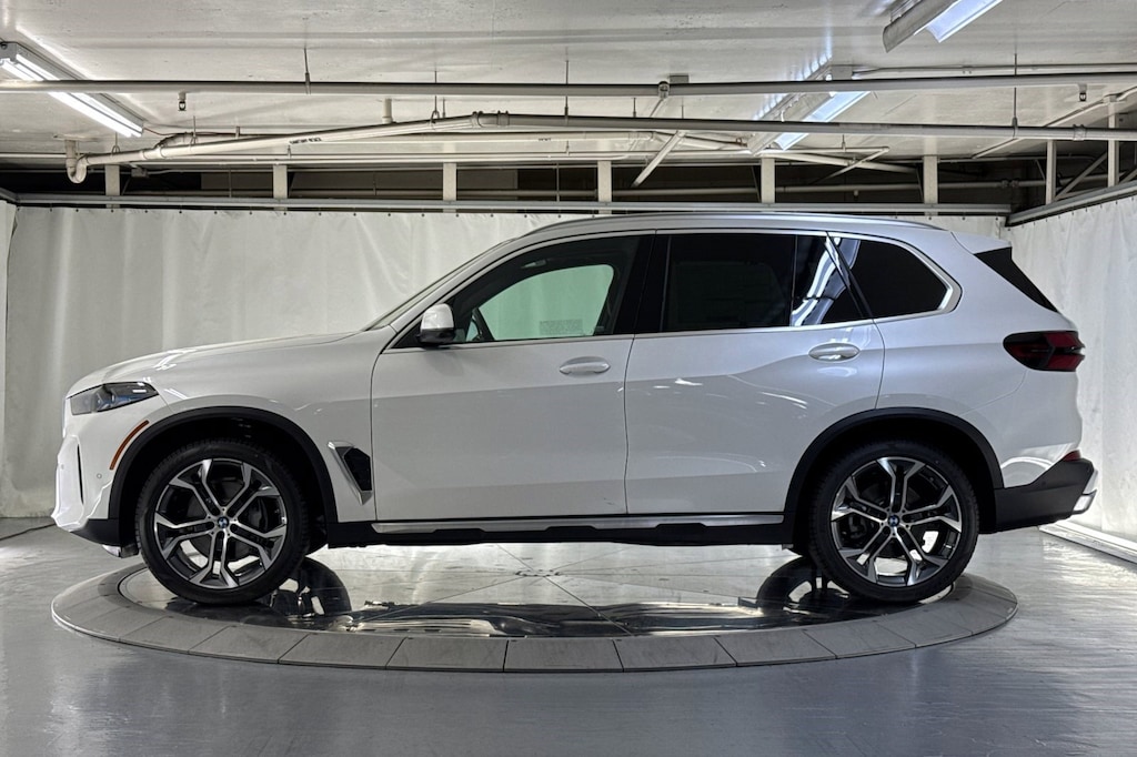 New 2026 BMW X5 sDrive40i SUV