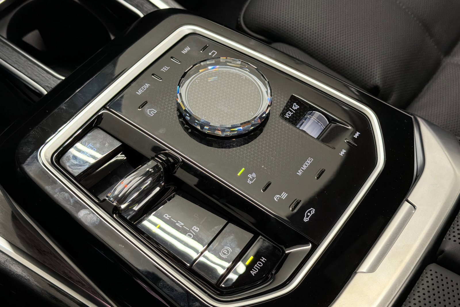 2025 BMW i7 50 - Photo 17