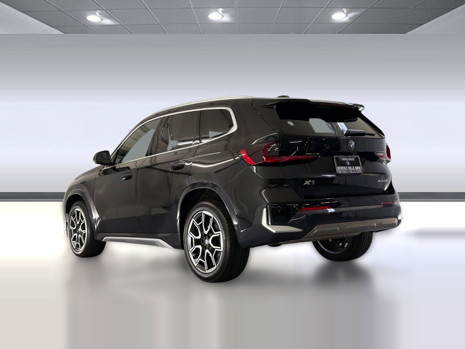 2025 BMW X1 xDrive28i photo 2