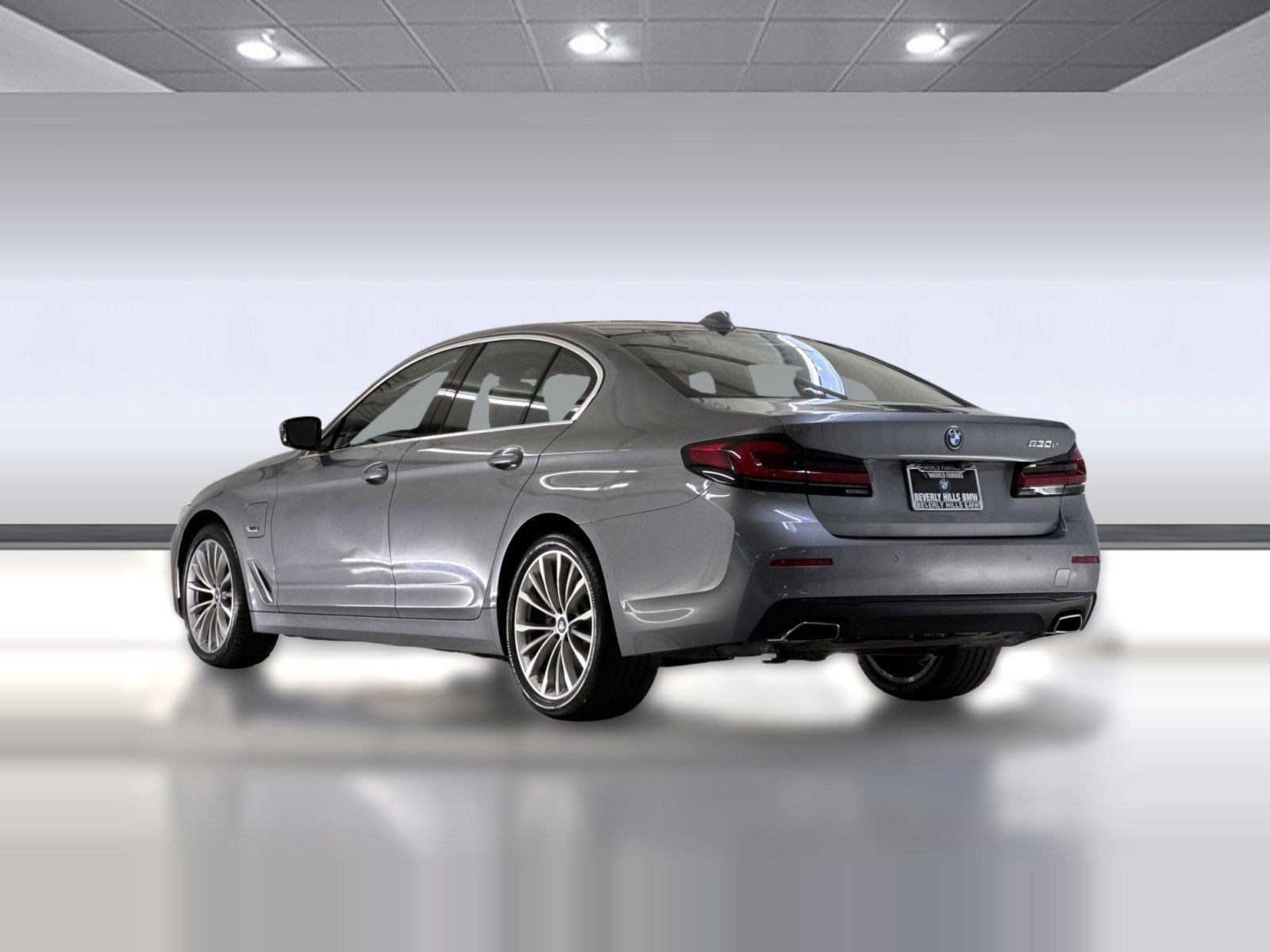 2023 BMW 530e photo 2