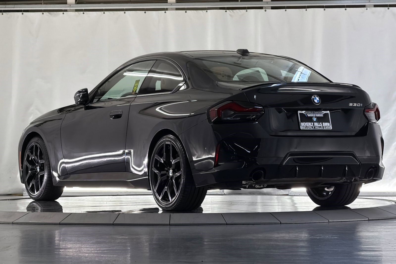 2025 BMW 230i photo 2