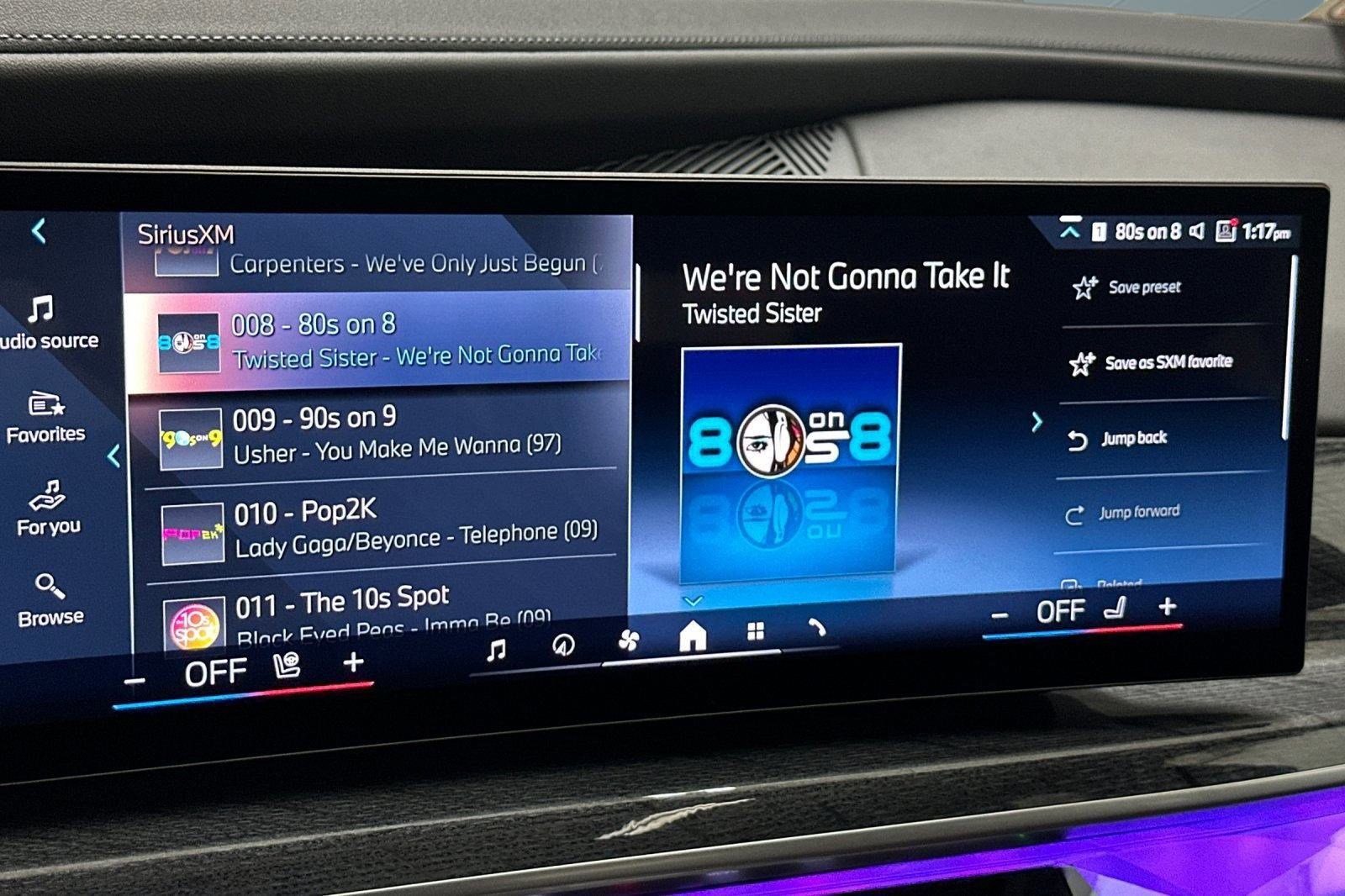 2025 BMW 7 Series 750e - Photo 25