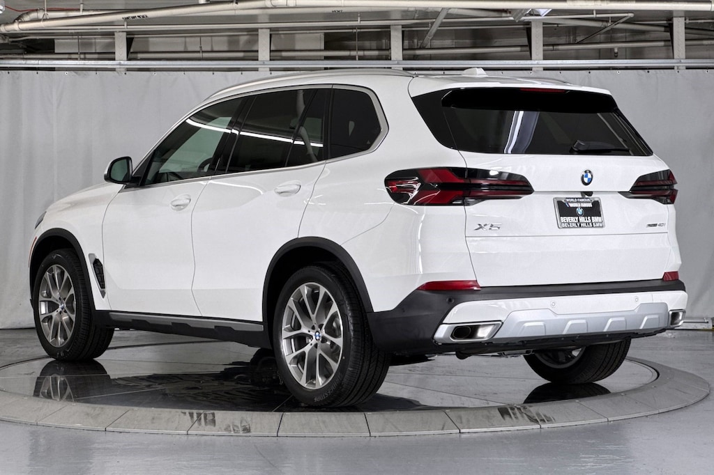 New 2026 BMW X5 sDrive40i SUV