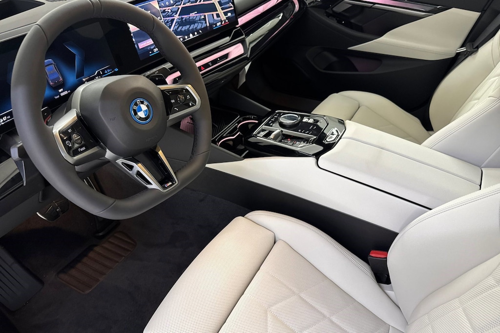 New 2027 BMW 550e xDrive Sedan