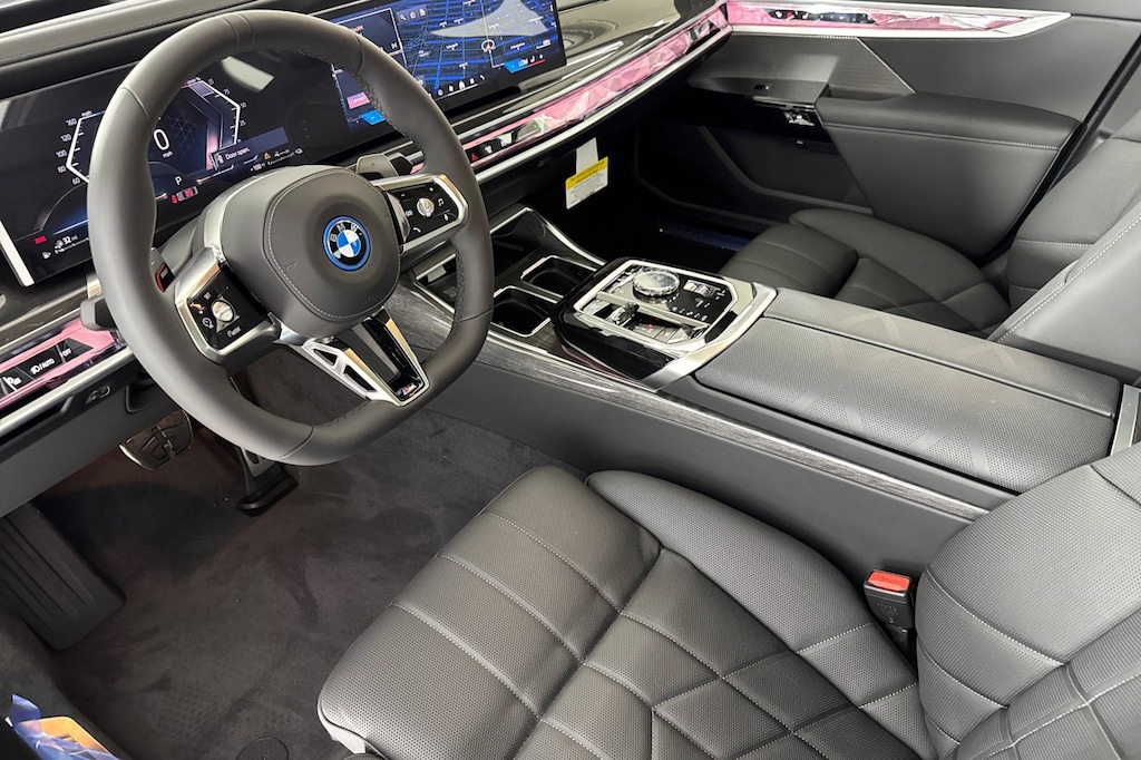 New 2026 BMW 750e xDrive Sedan