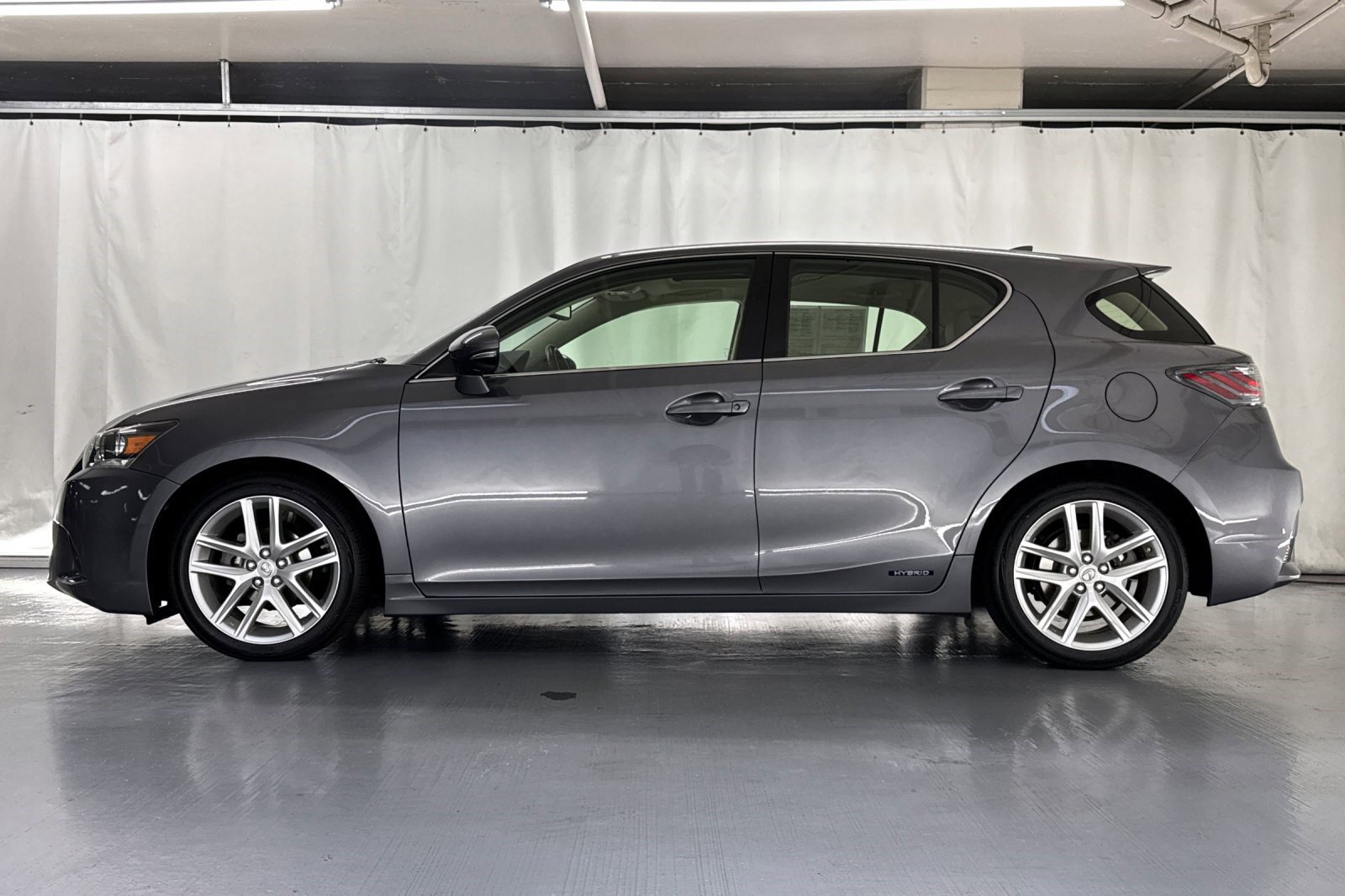 2015 Lexus CT 200h photo 2