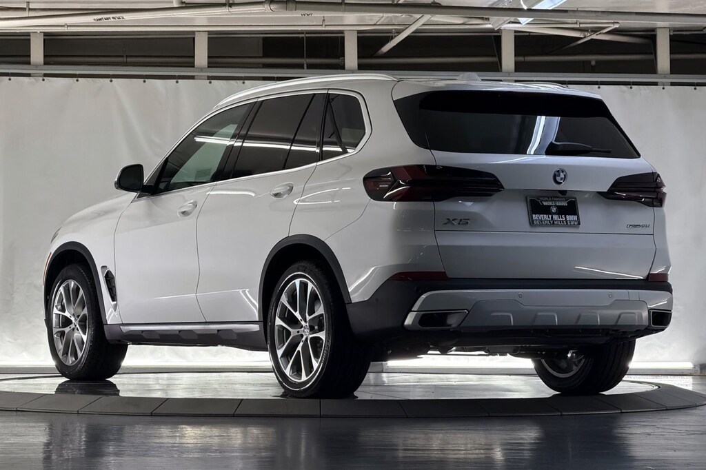 New 2026 BMW X5 sDrive40i SUV