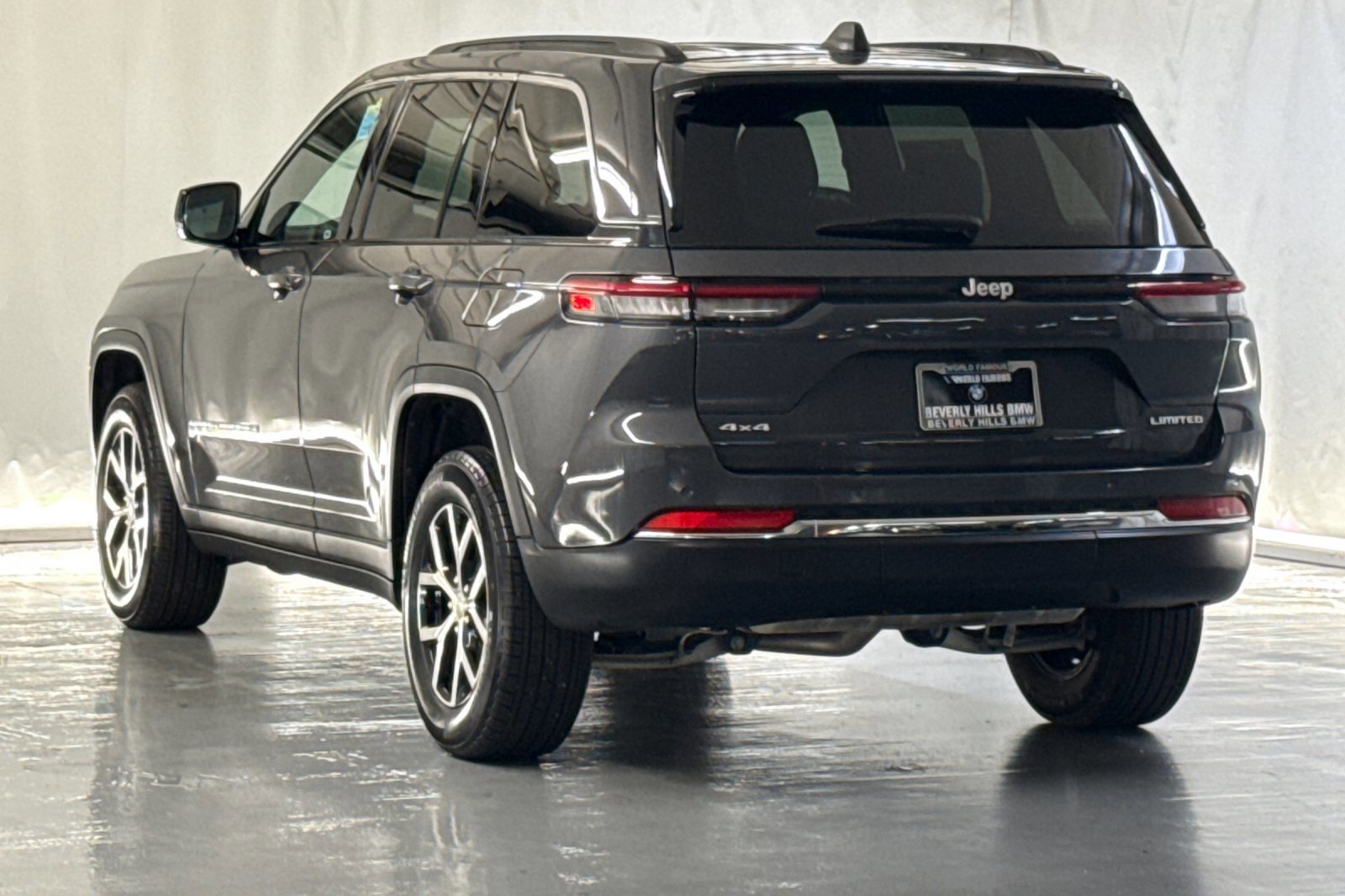 2024 Jeep Grand Cherokee Limited photo 3