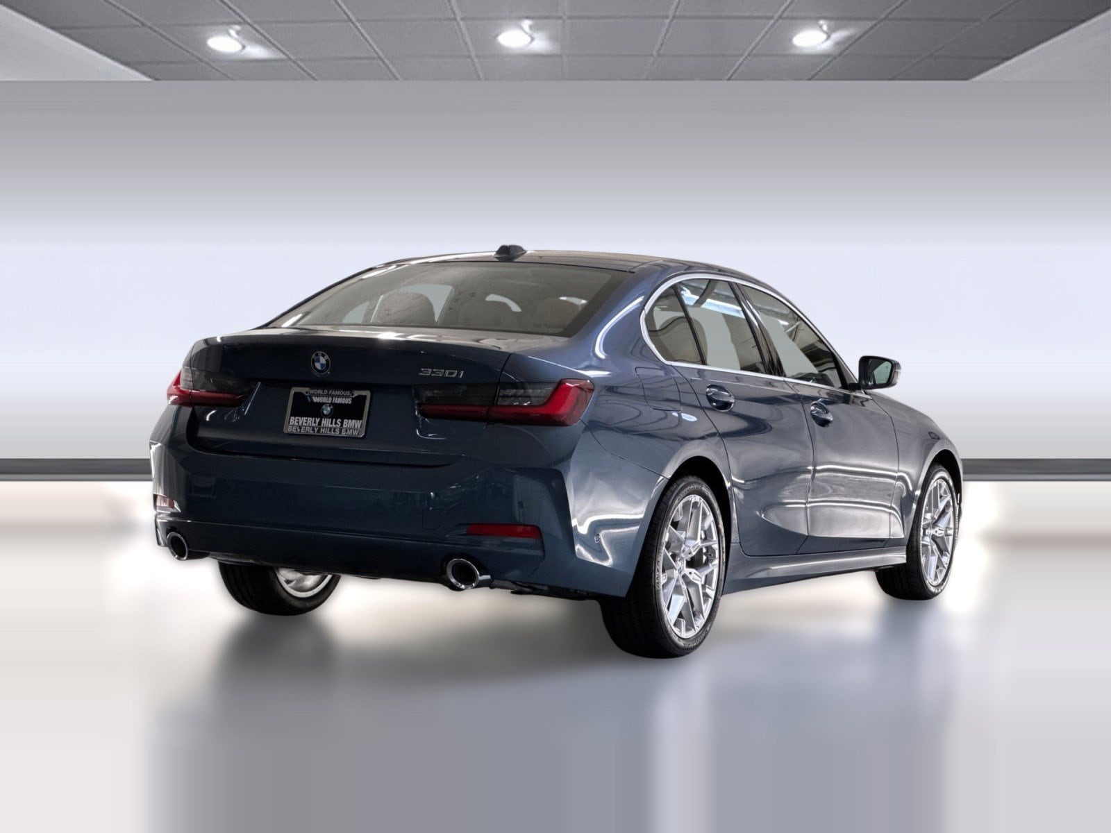 2026 BMW 330i photo 3