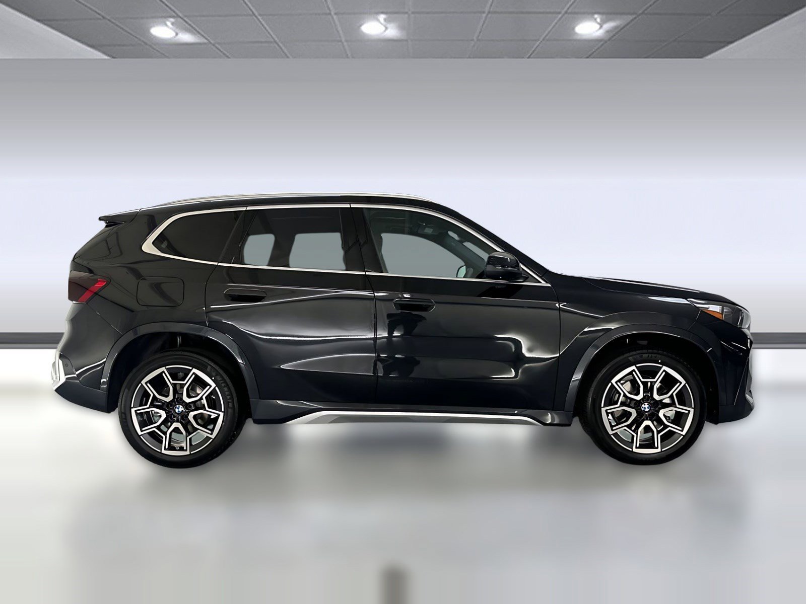 2026 BMW X1 xDrive28i photo 3