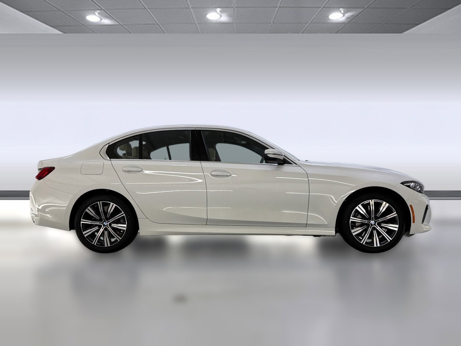 2026 BMW 330i photo 3