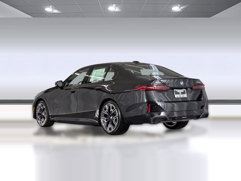 New 2027 BMW 550e xDrive Sedan