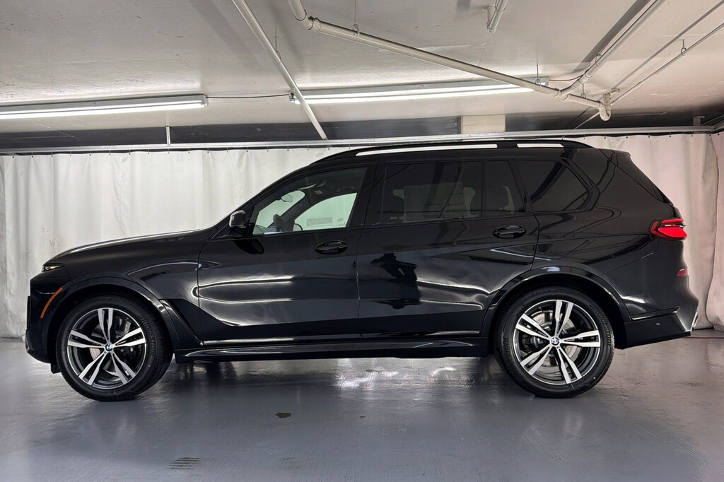 New 2026 BMW X7 xDrive40i SUV