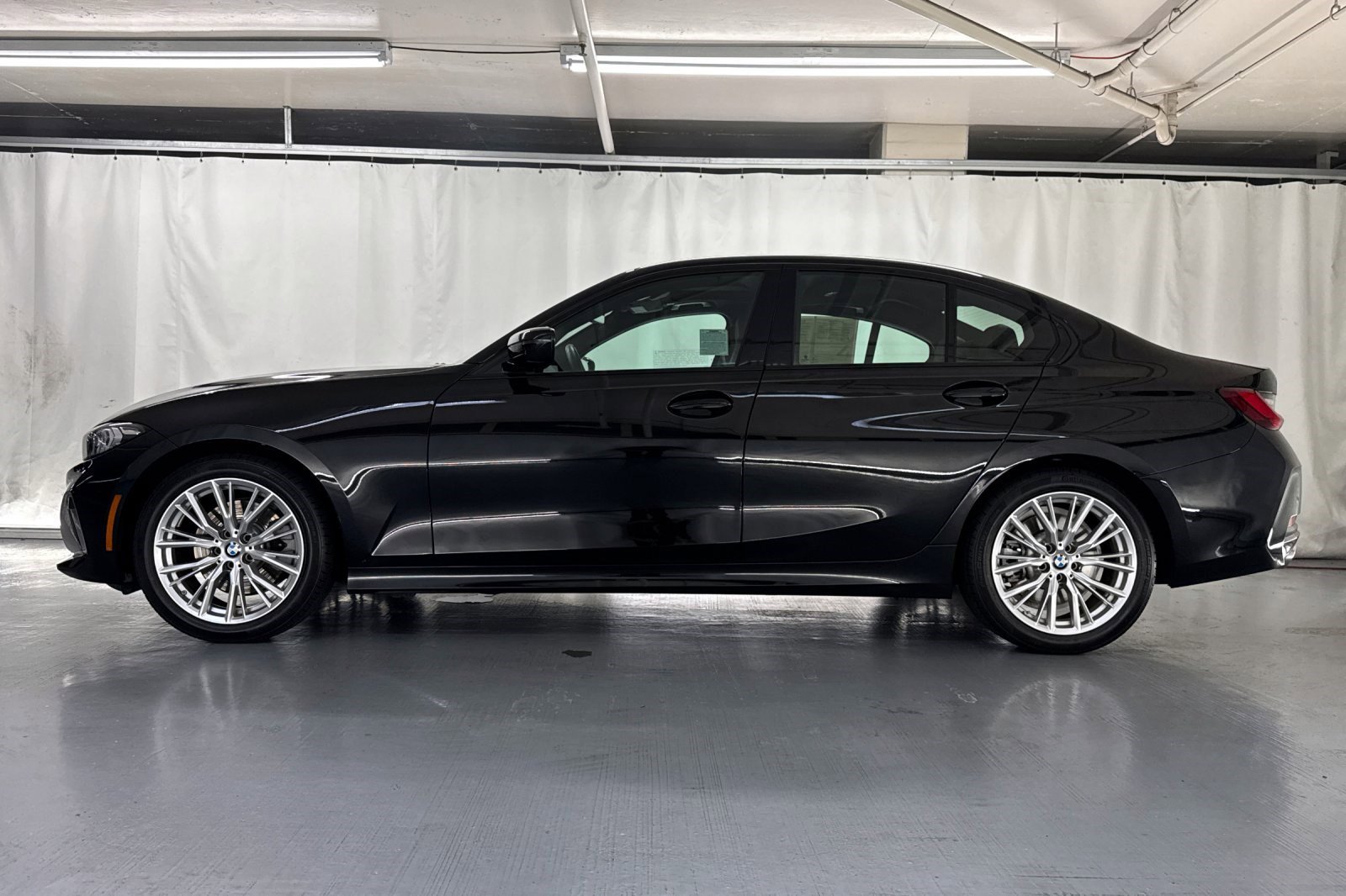 2023 Bmw 330i photo 2