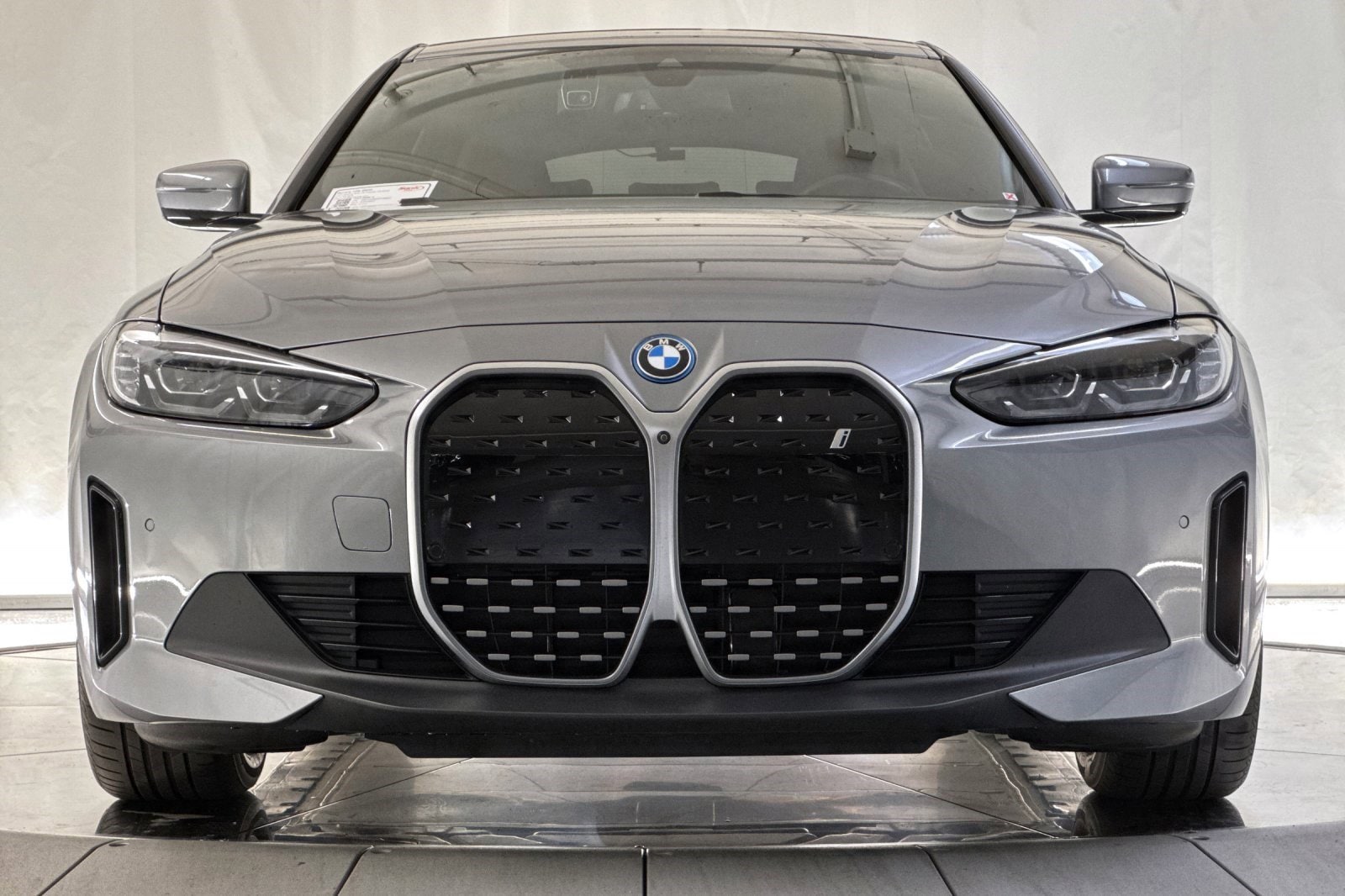 2023 BMW i4 photo 5