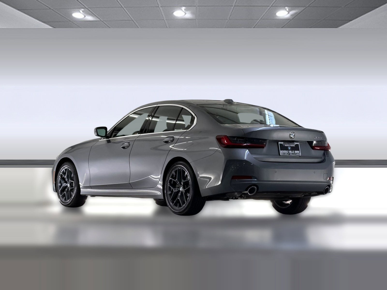 2025 BMW 330i photo 2