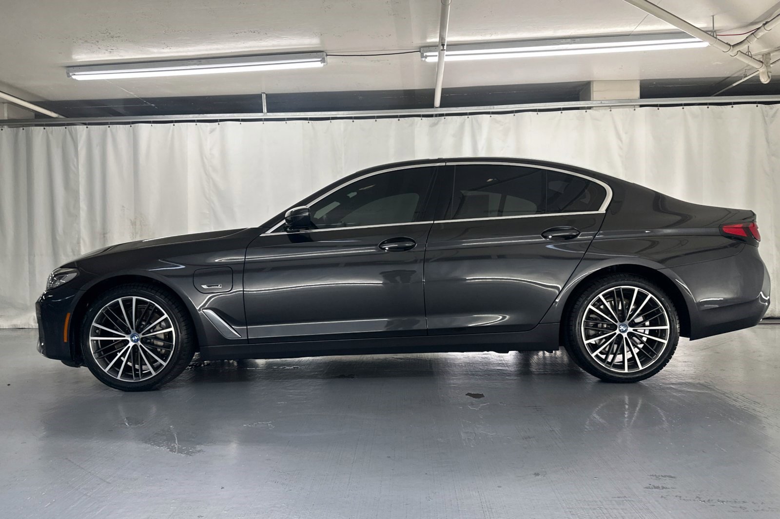 2023 Bmw 530e 5-Series photo 2