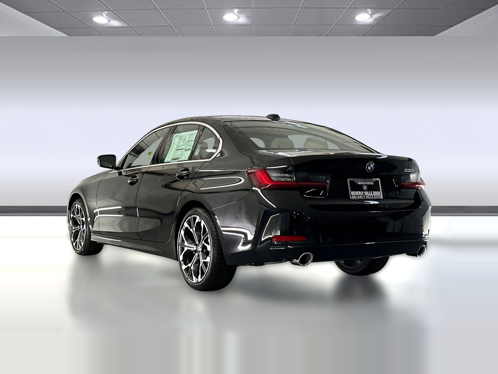 2025 BMW 330i photo 2