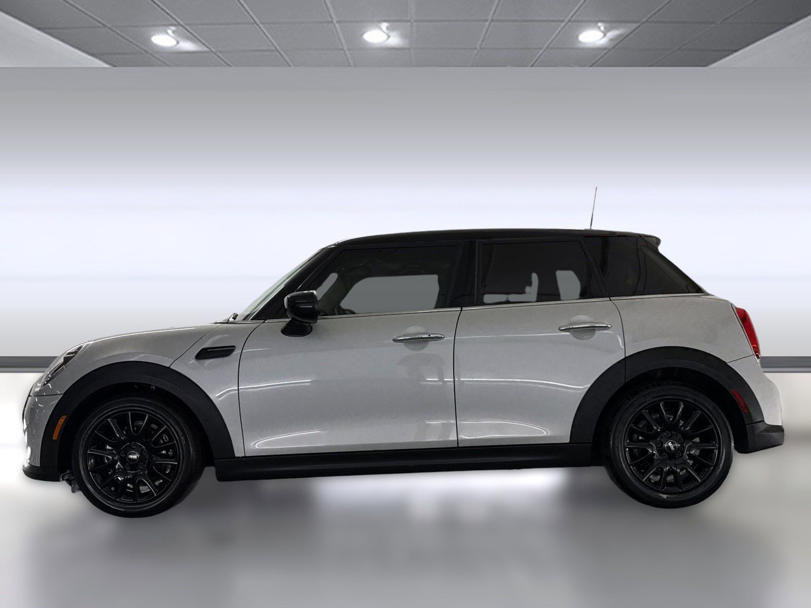 2023 Mini Cooper 4 Door Hardtop photo 2
