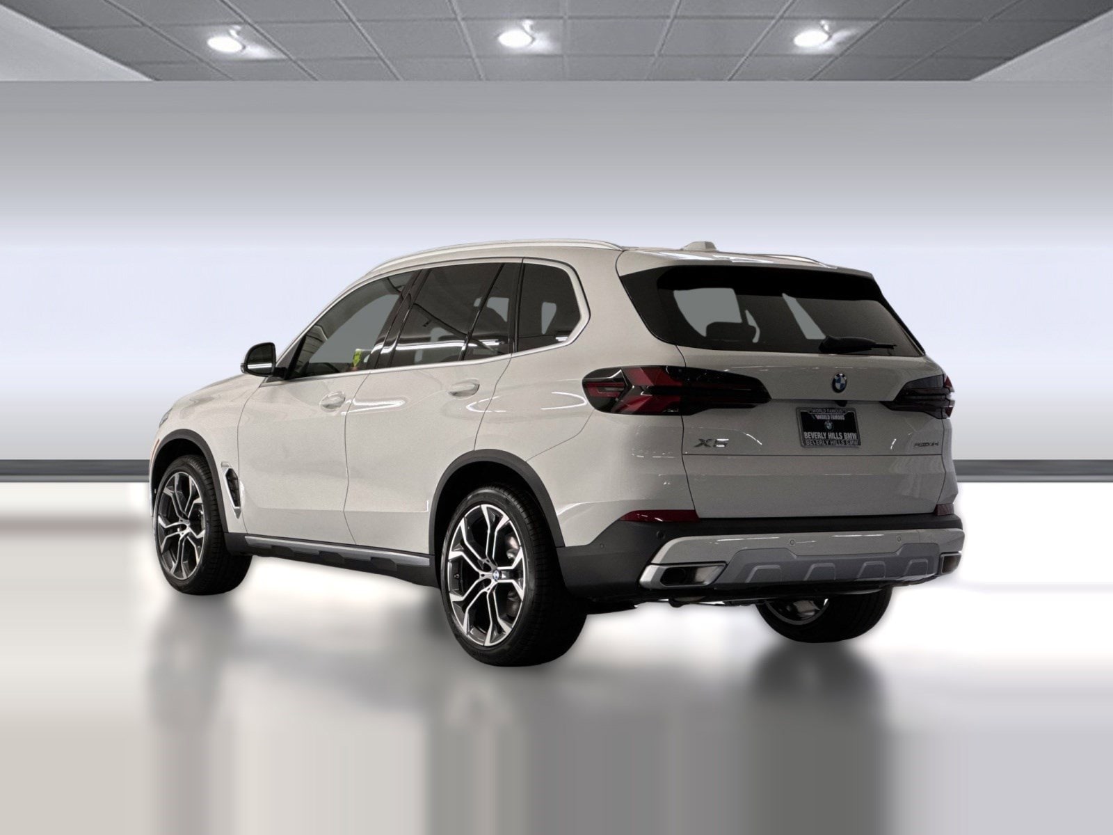 2026 BMW X5 sDrive40i photo 2