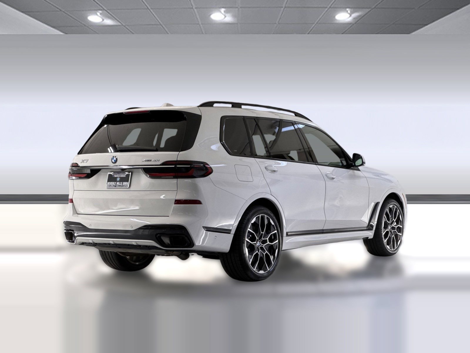 2023 BMW X7 photo 3