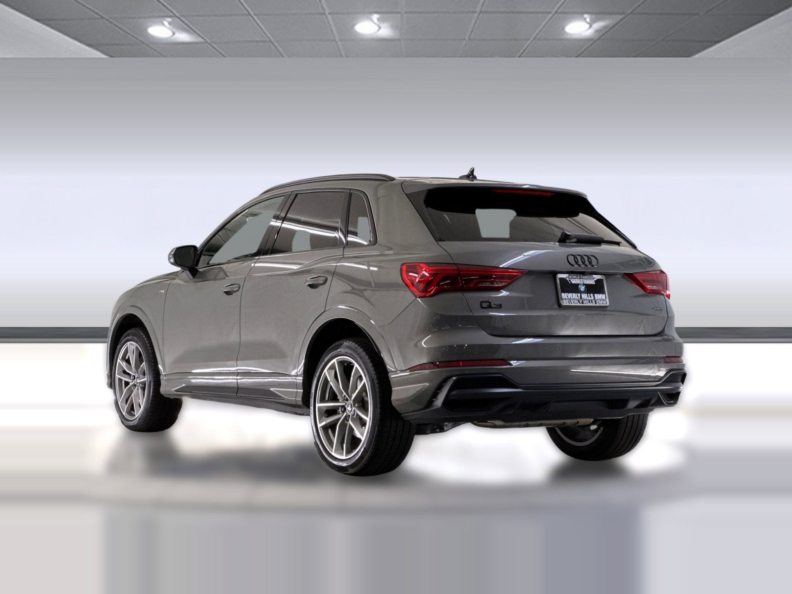 2022 Audi Q3 S line Premium photo 2