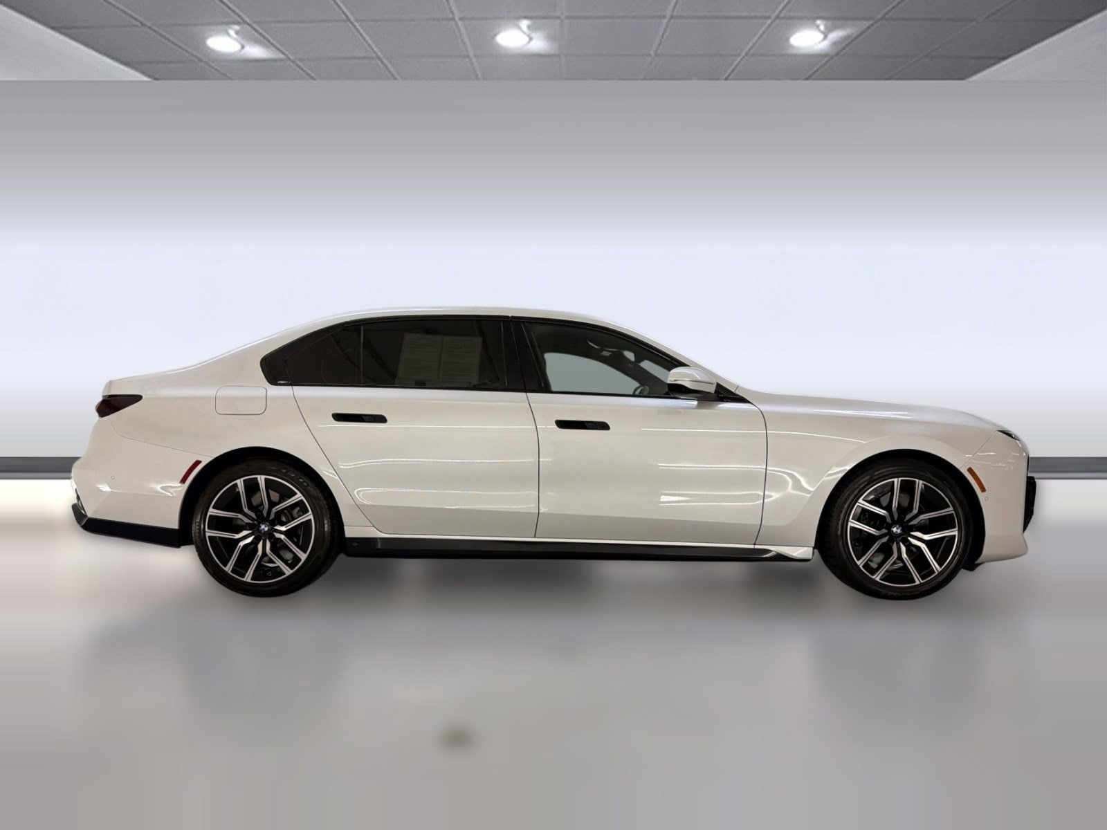 2023 BMW 760i photo 6