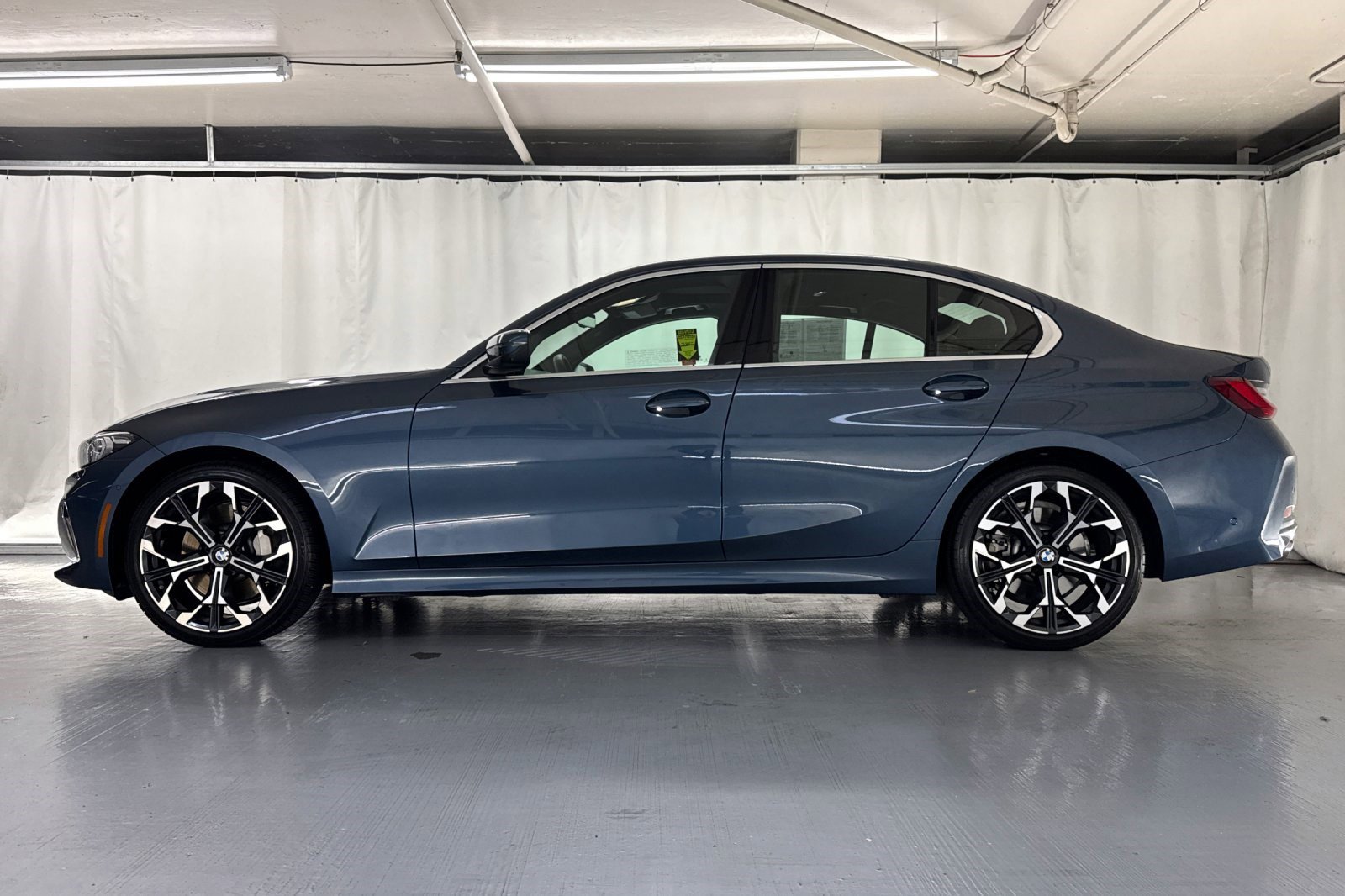 2025 Bmw 330i photo 2