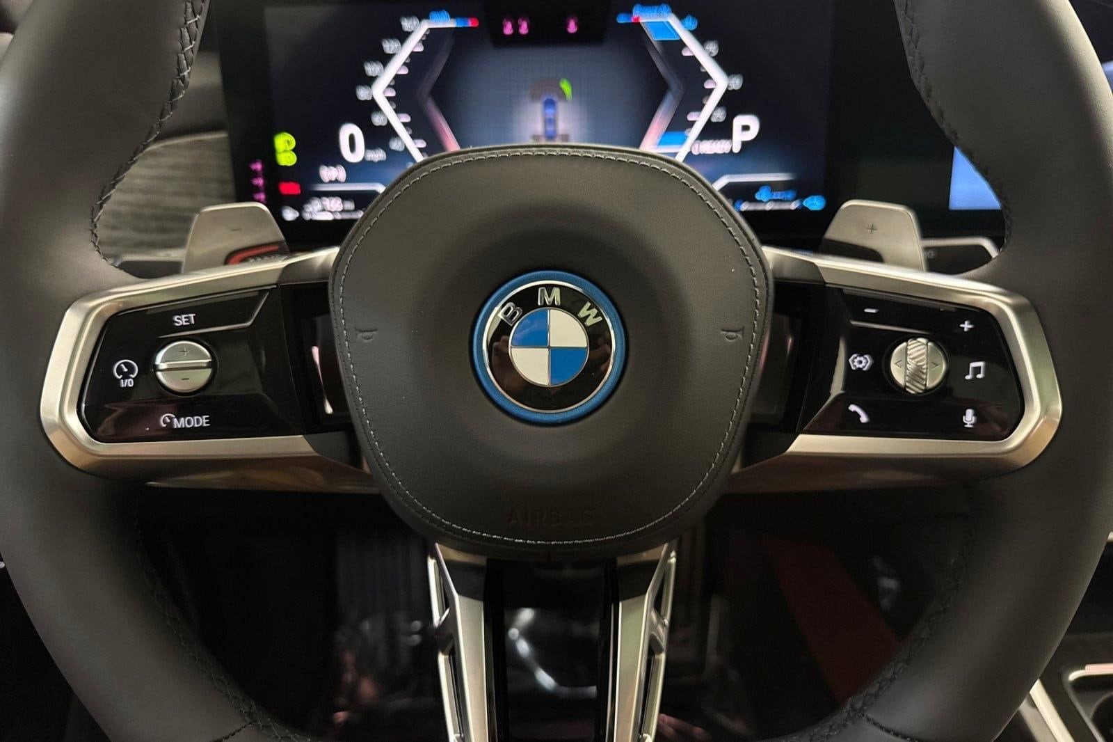 2026 BMW 7 Series 750e - Photo 17