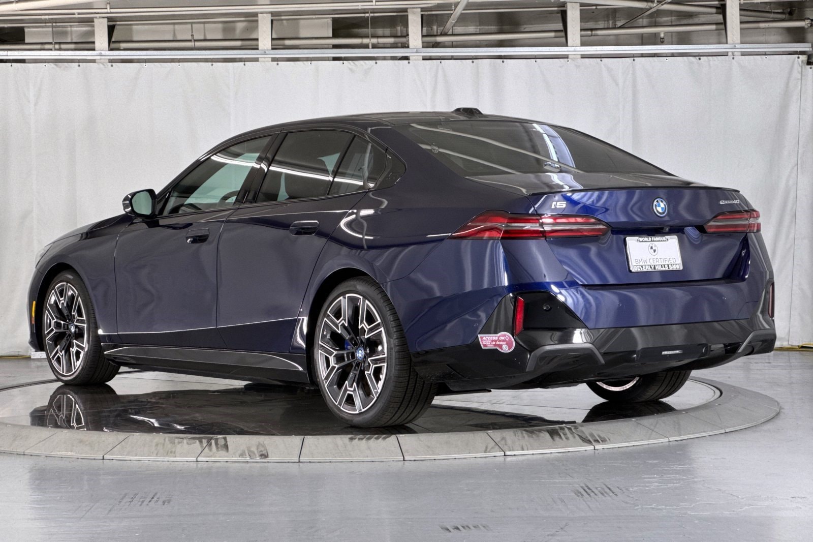 I5 Sedan